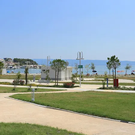 Апартаменты With Parking Space Podstrana, Split - 24063 Подстрана
